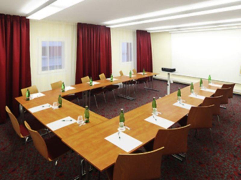 Hotel Ibis Praha Old Town Exterior foto